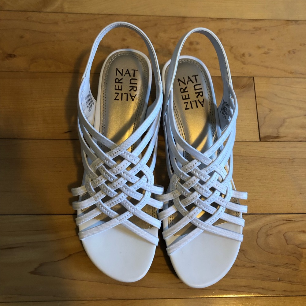 NWOT Naturalizer White Strappy Sandals